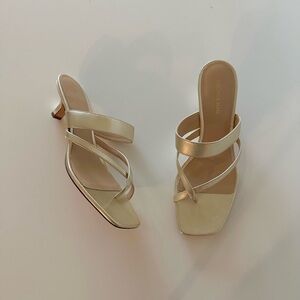 NEW Veronica Beard Alanis Gold Platinum Metallic Leather Sandals Heels 9